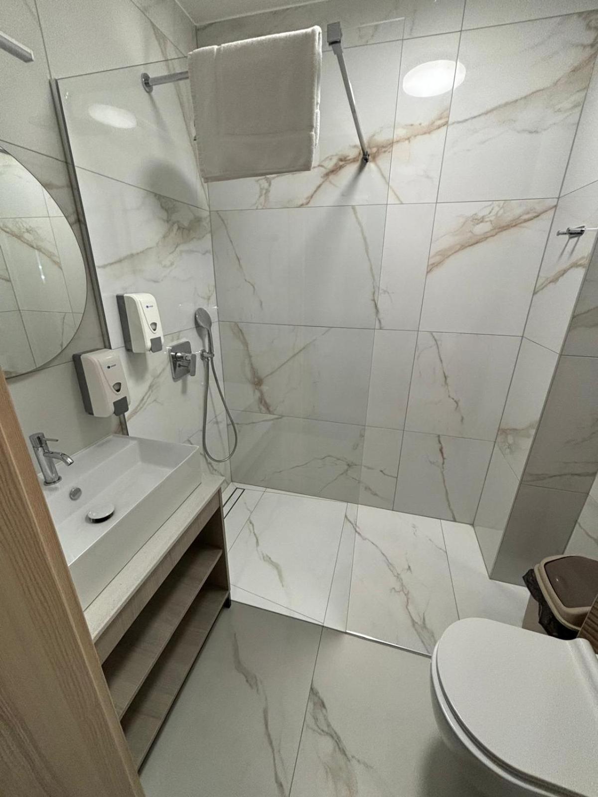 Hotel I Apartamenty Gorzelanny דז'ווירז'ינו מראה חיצוני תמונה